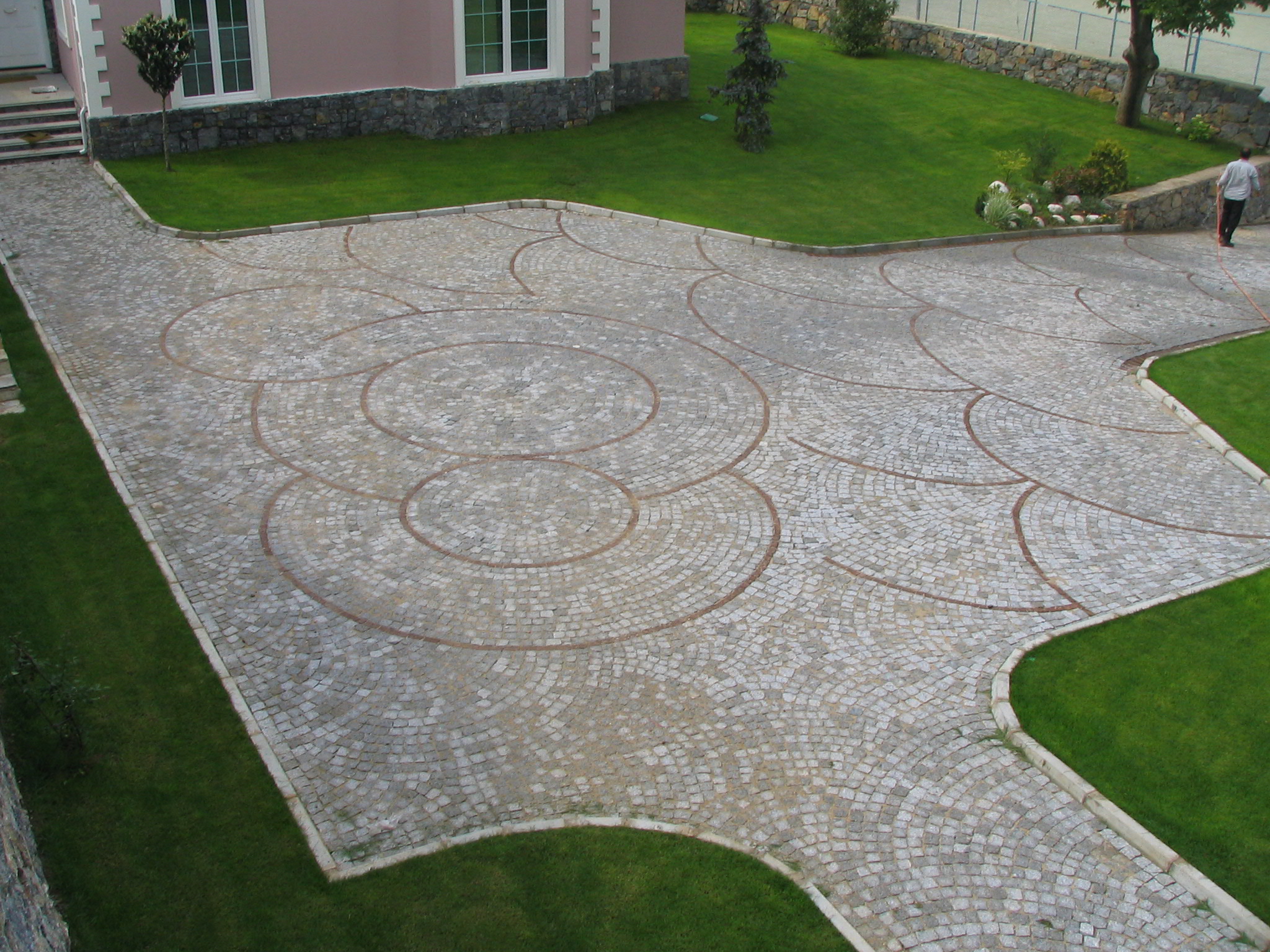 Bahçe Yolu İçin Hangi Taş Kullanılır? 